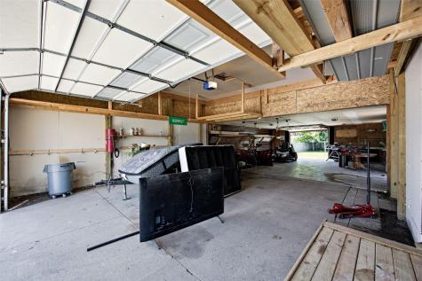 238 N 3rd Avenue Alburnett IA 52202