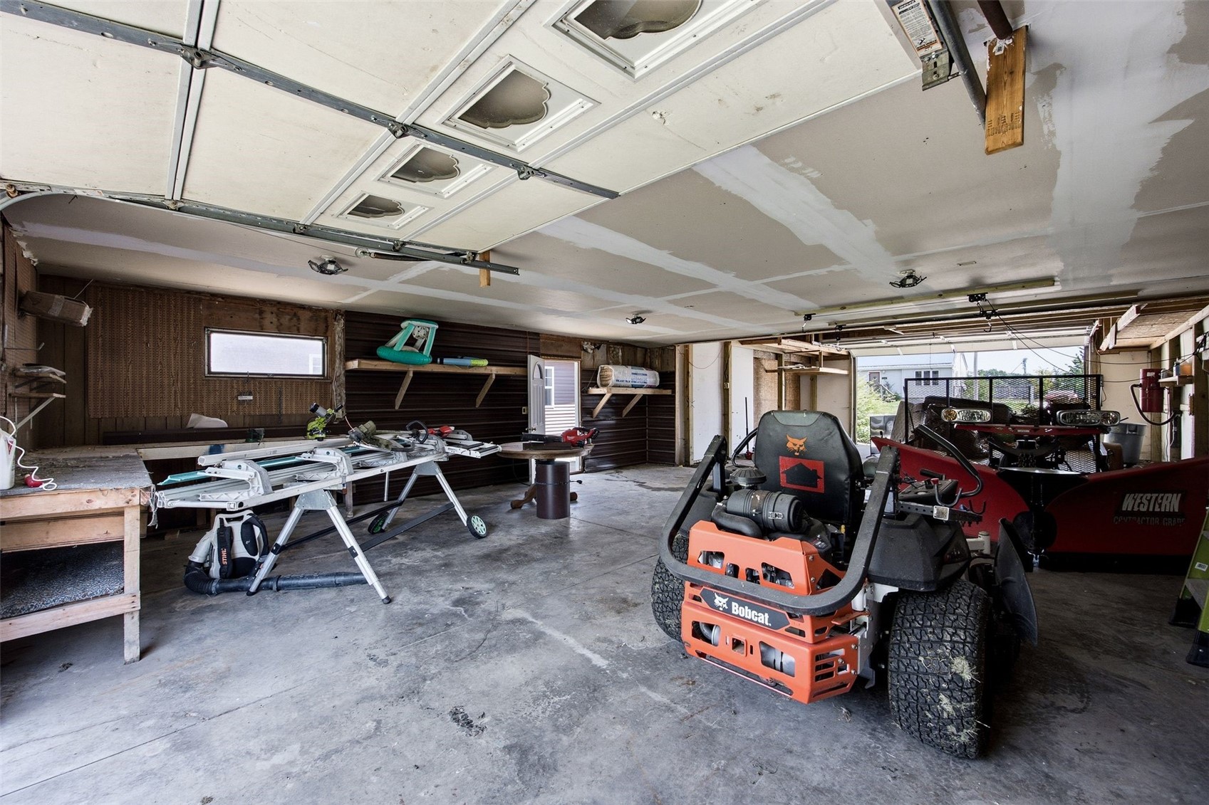 238 N 3rd Avenue Alburnett IA 52202