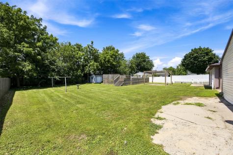 238 N 3rd Avenue Alburnett IA 52202