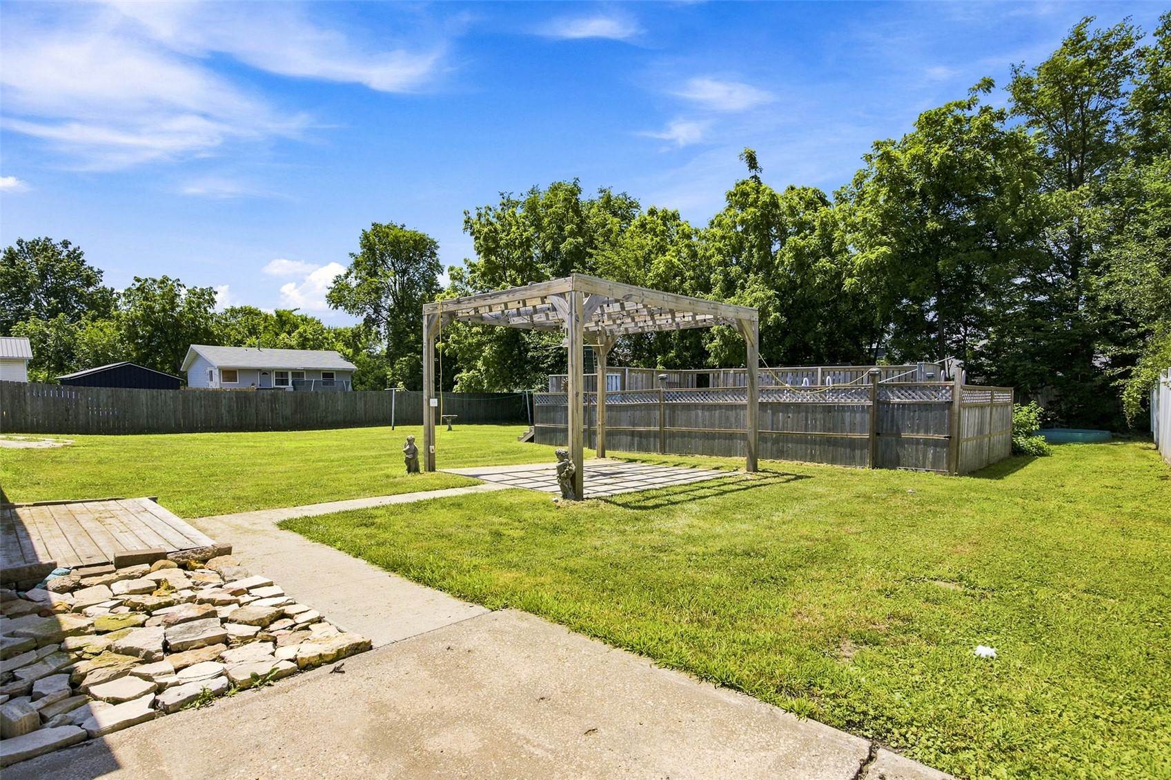 238 N 3rd Avenue Alburnett IA 52202