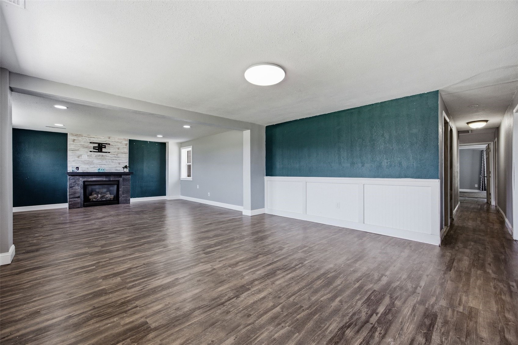 238 N 3rd Avenue Alburnett IA 52202