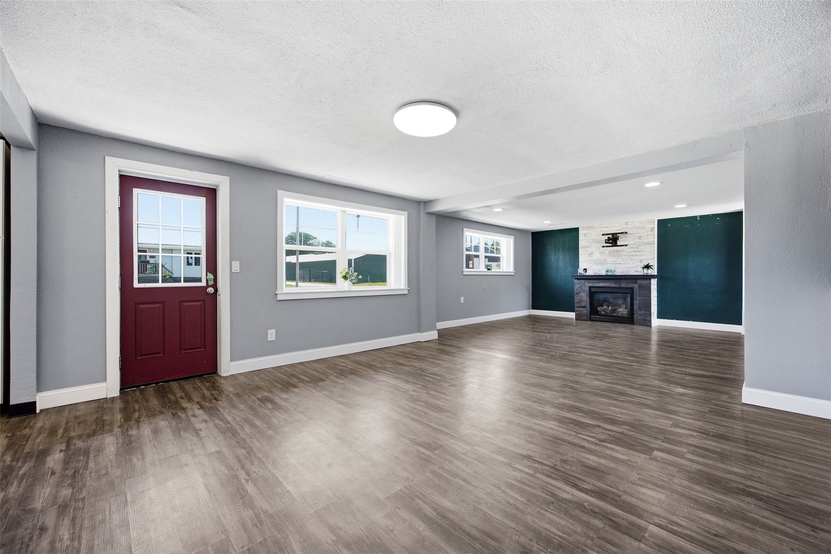238 N 3rd Avenue Alburnett IA 52202