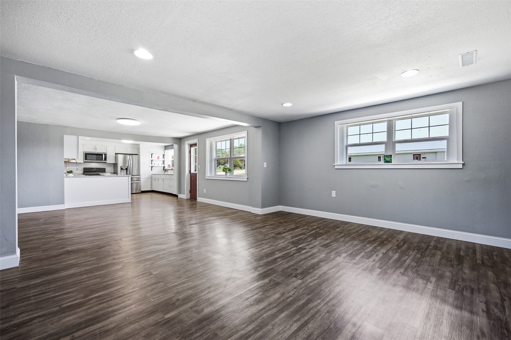 238 N 3rd Avenue Alburnett IA 52202