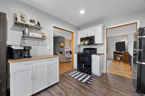 3918 Wenig Road NE Cedar Rapids IA 52402