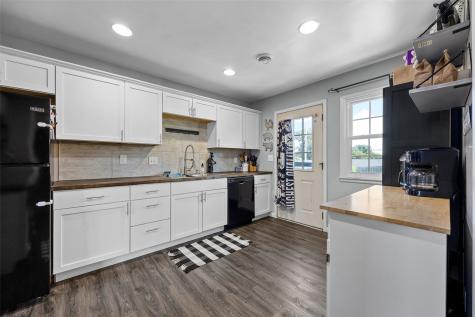 3918 Wenig Road NE Cedar Rapids IA 52402