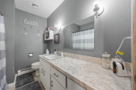 3918 Wenig Road NE Cedar Rapids IA 52402