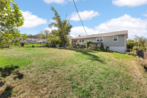 3918 Wenig Road NE Cedar Rapids IA 52402