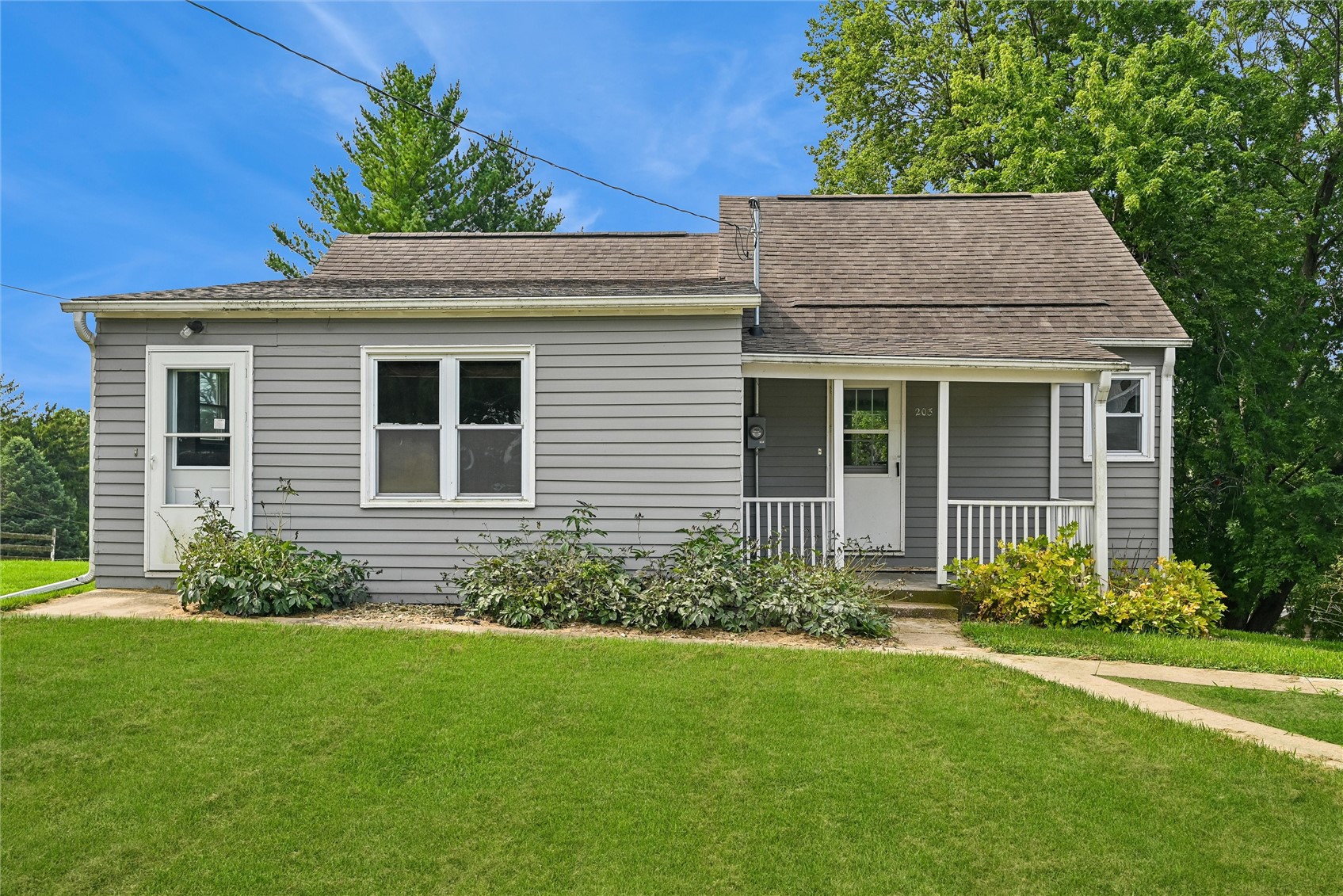 203 E 4th Street Anamosa IA 52205