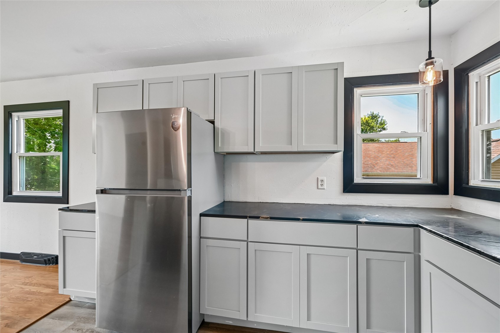 203 E 4th Street Anamosa IA 52205