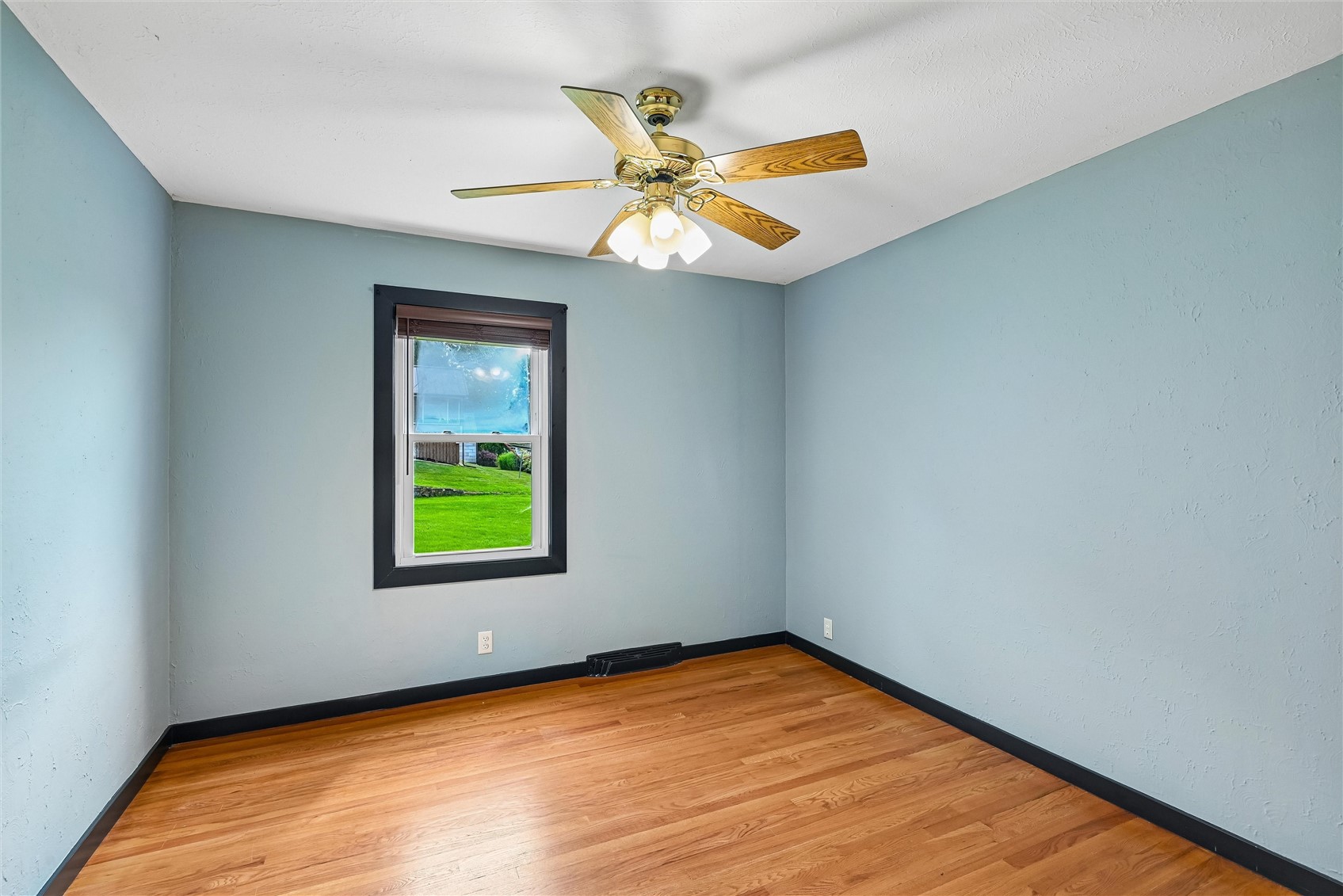 203 E 4th Street Anamosa IA 52205