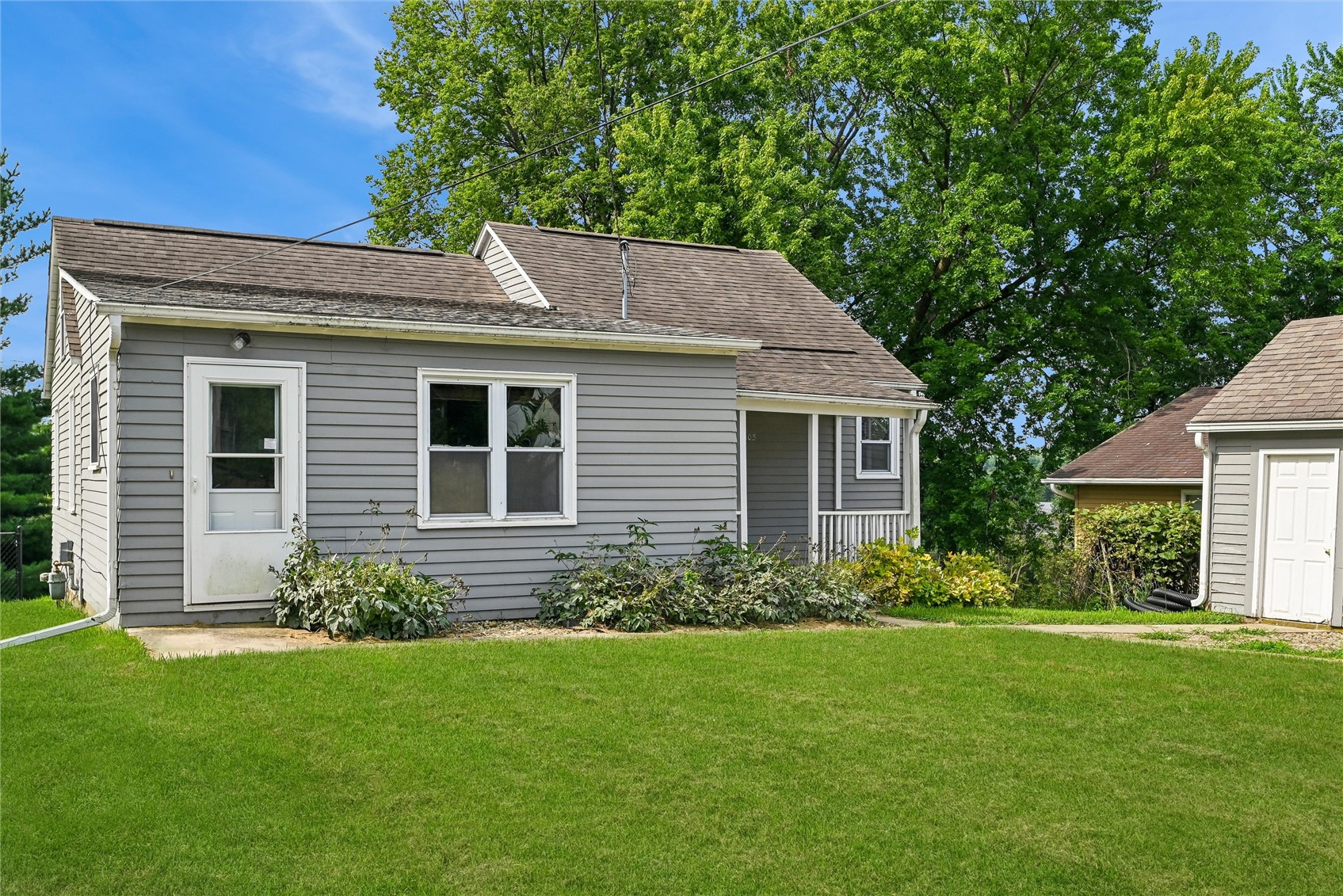 203 E 4th Street Anamosa IA 52205