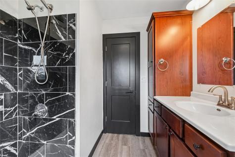 203 E 4th Street Anamosa IA 52205