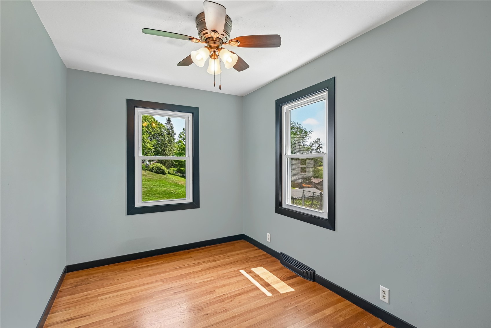 203 E 4th Street Anamosa IA 52205