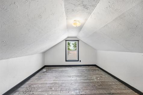 203 E 4th Street Anamosa IA 52205