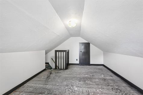203 E 4th Street Anamosa IA 52205
