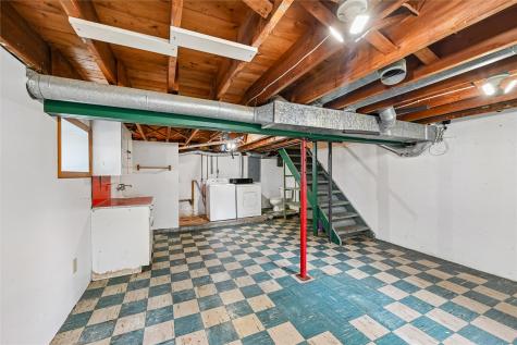 203 E 4th Street Anamosa IA 52205