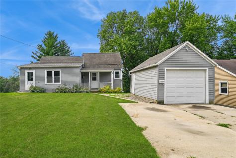 203 E 4th Street Anamosa IA 52205