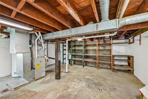 203 E 4th Street Anamosa IA 52205