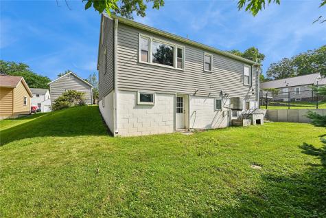 203 E 4th Street Anamosa IA 52205