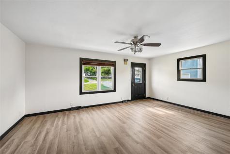 203 E 4th Street Anamosa IA 52205