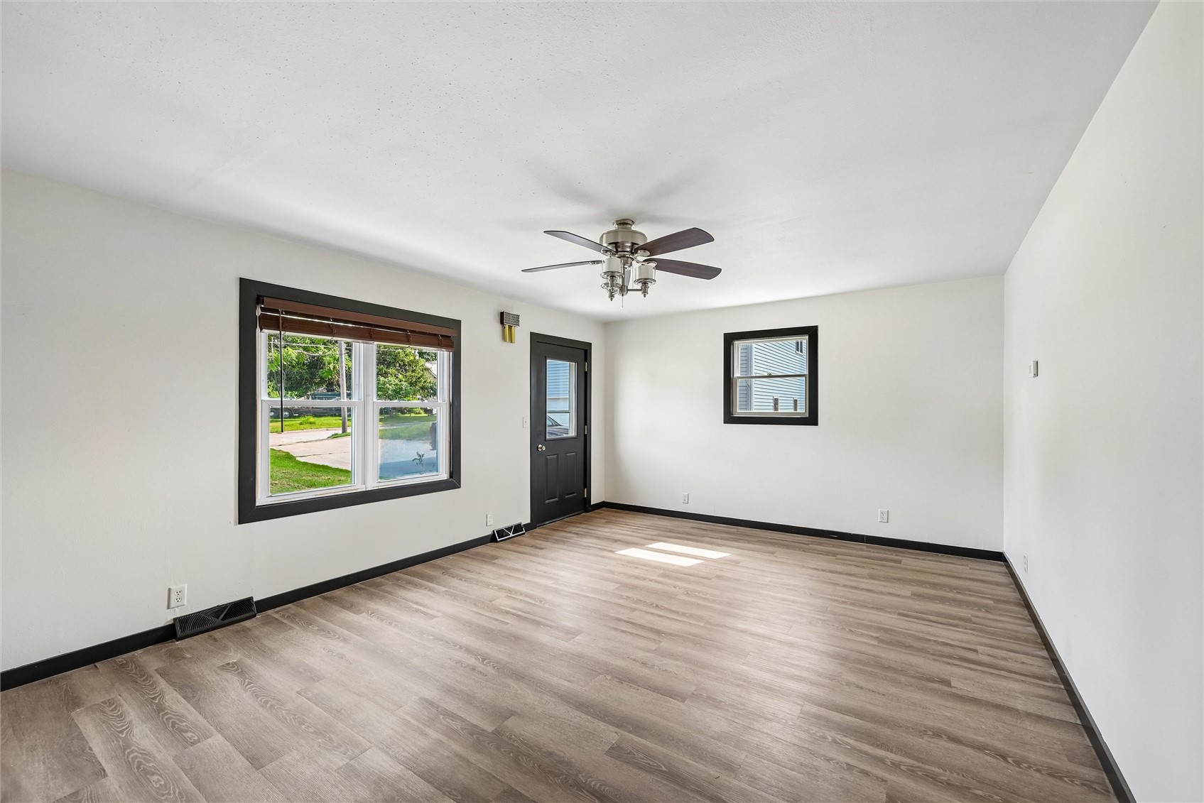 203 E 4th Street Anamosa IA 52205
