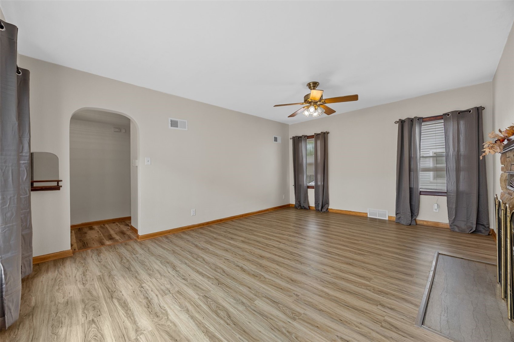1828 W 6th Street Waterloo IA 50702