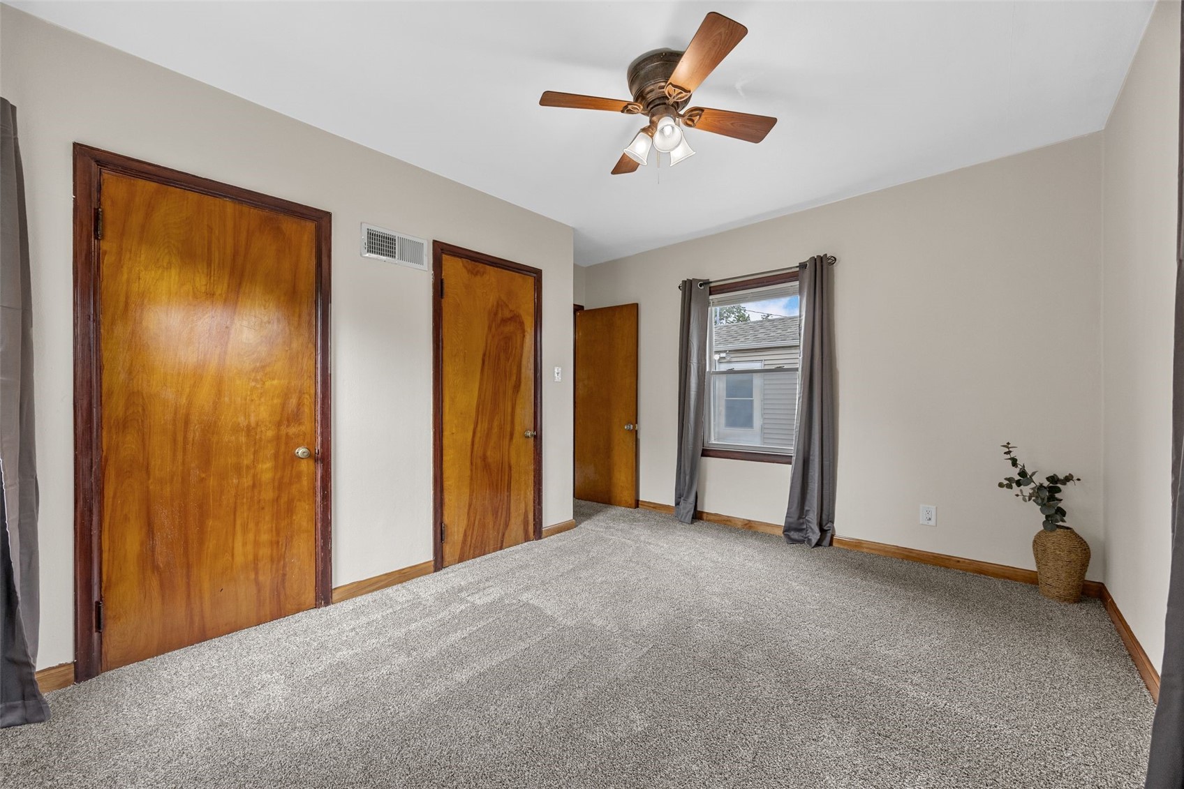 1828 W 6th Street Waterloo IA 50702