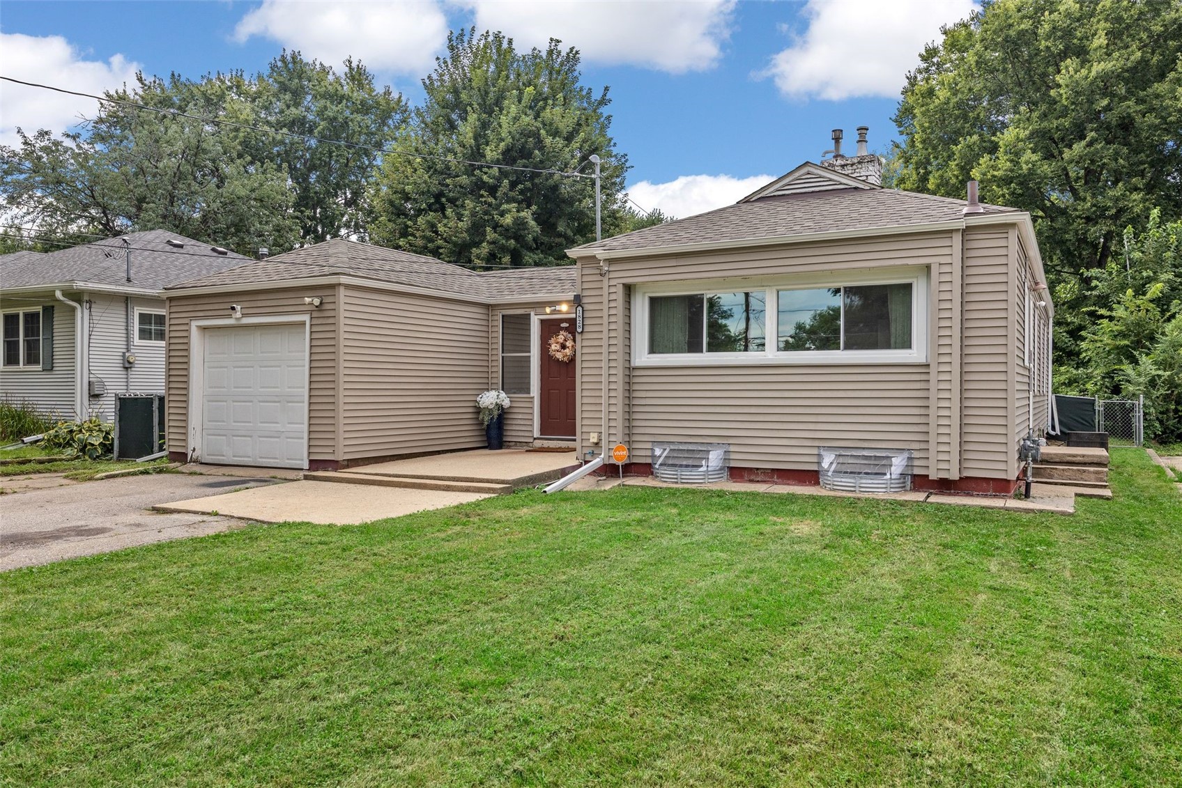 1828 W 6th Street Waterloo IA 50702