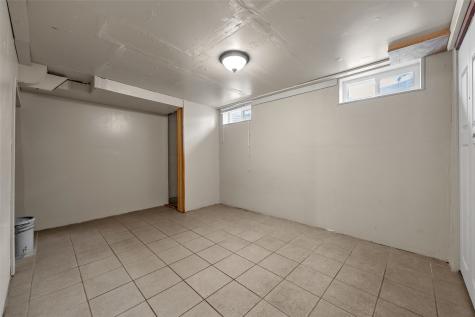 1828 W 6th Street Waterloo IA 50702