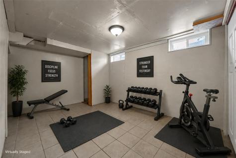 1828 W 6th Street Waterloo IA 50702