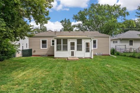 1828 W 6th Street Waterloo IA 50702