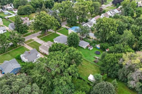 1828 W 6th Street Waterloo IA 50702
