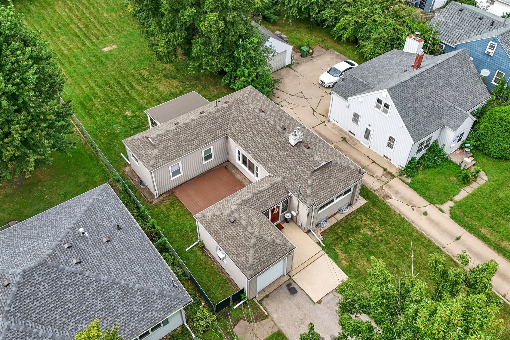 1828 W 6th Street Waterloo IA 50702
