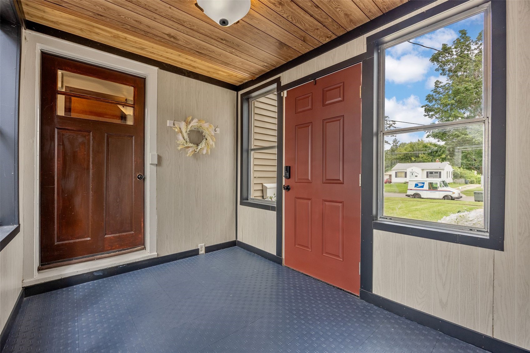1828 W 6th Street Waterloo IA 50702
