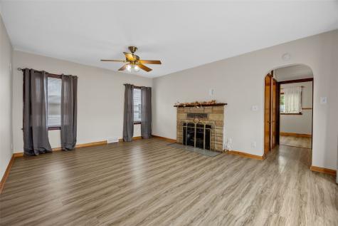 1828 W 6th Street Waterloo IA 50702