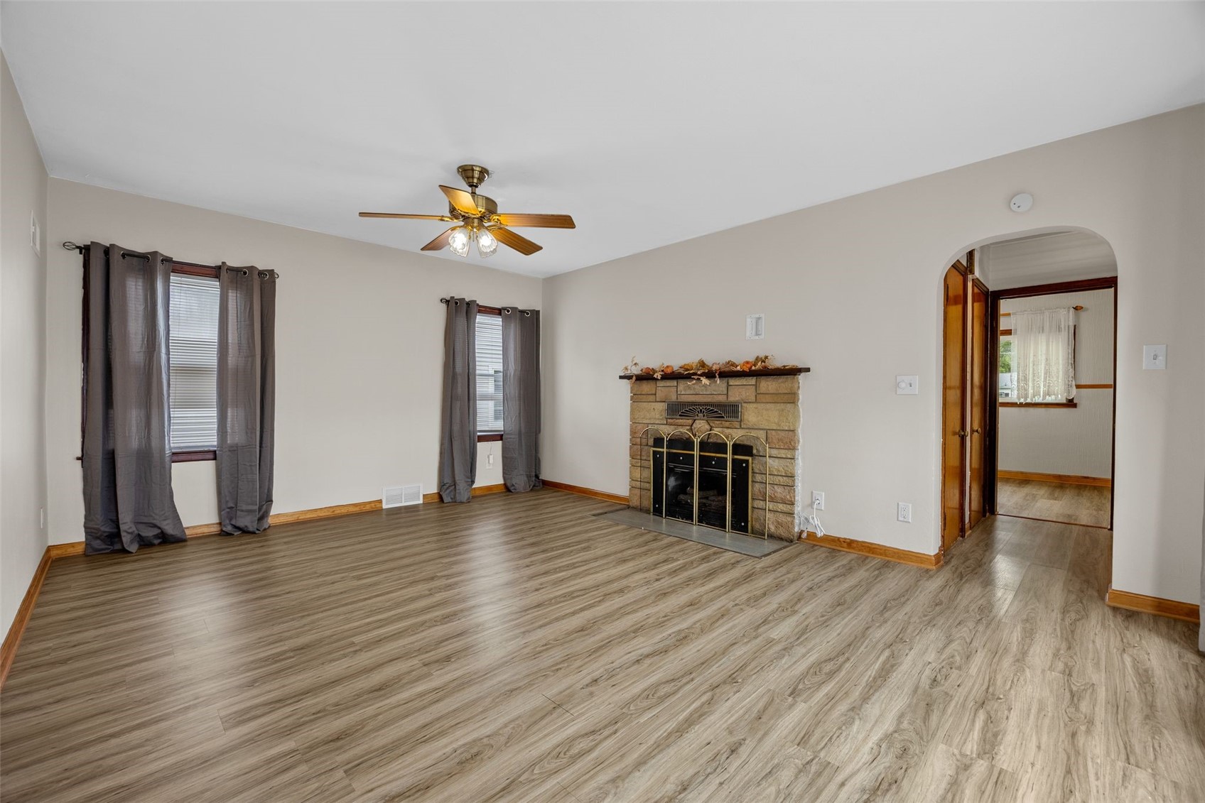 1828 W 6th Street Waterloo IA 50702