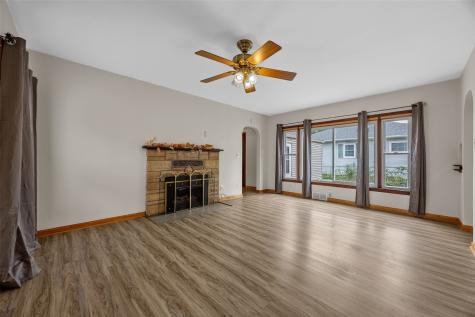 1828 W 6th Street Waterloo IA 50702