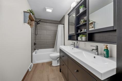2179 Coldstream Avenue NE Cedar Rapids IA 52402