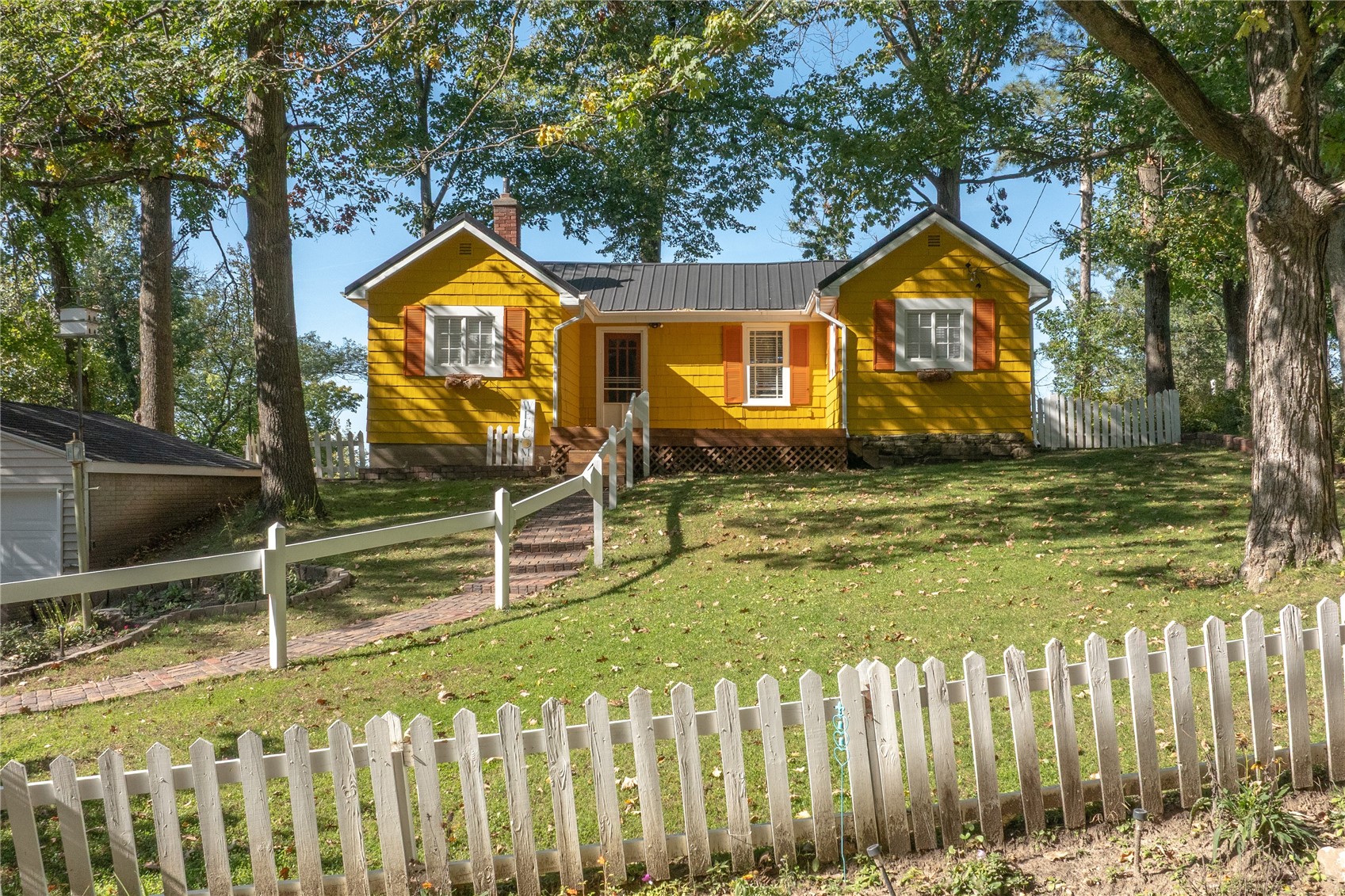 3122 Carroll SE Cedar Rapids IA 52403