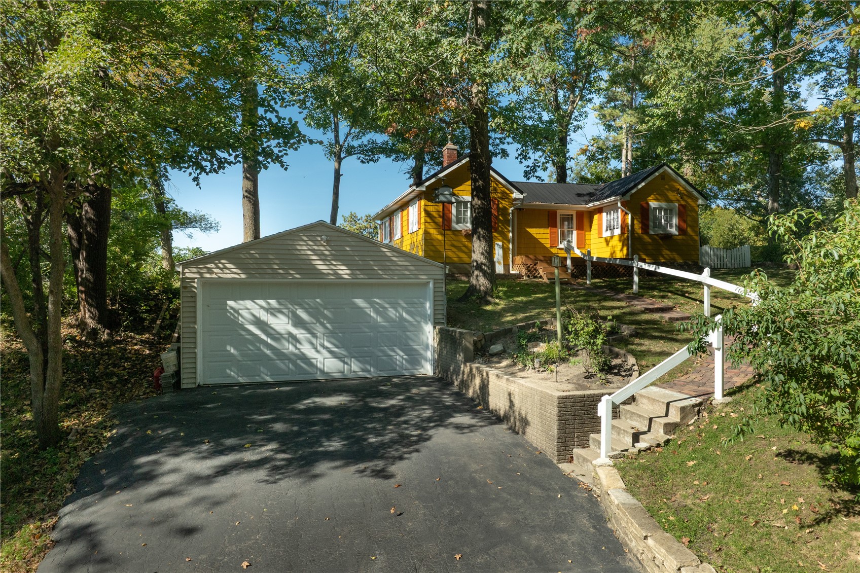 3122 Carroll SE Cedar Rapids IA 52403