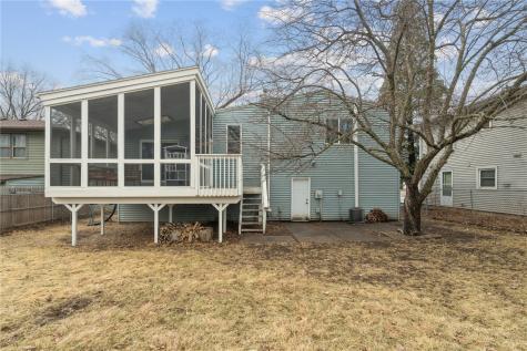 1240 Esther Court Iowa City IA 52240