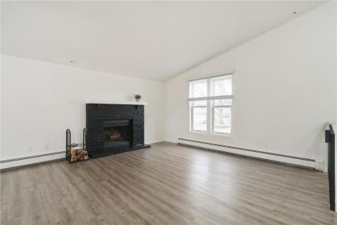 1240 Esther Court Iowa City IA 52240
