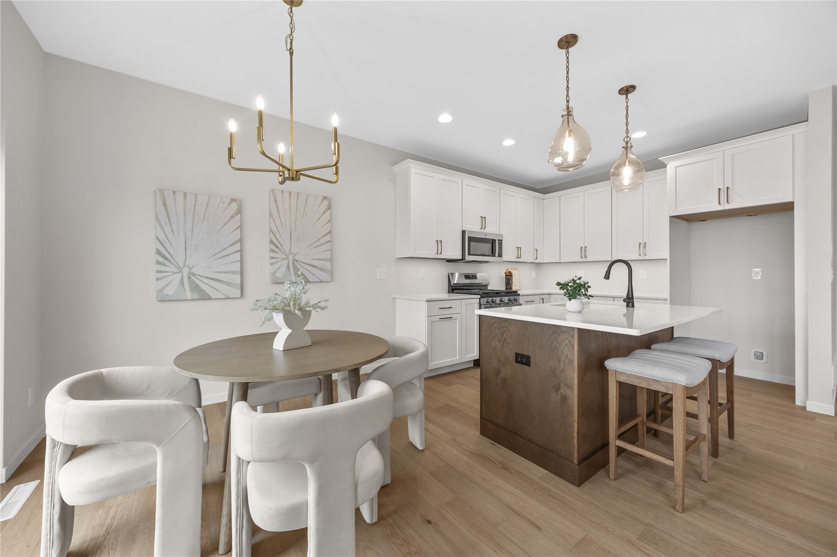 8809 Zeppelin Avenue NE Cedar Rapids IA 52402