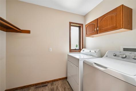 2060 Litchfield Drive Hiawatha IA 52233