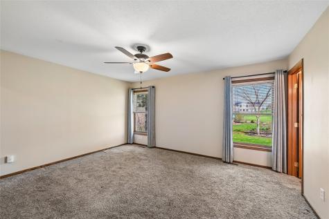 2060 Litchfield Drive Hiawatha IA 52233
