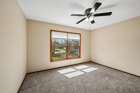 2060 Litchfield Drive Hiawatha IA 52233