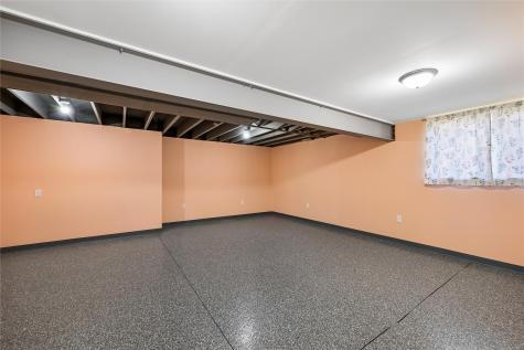 2060 Litchfield Drive Hiawatha IA 52233
