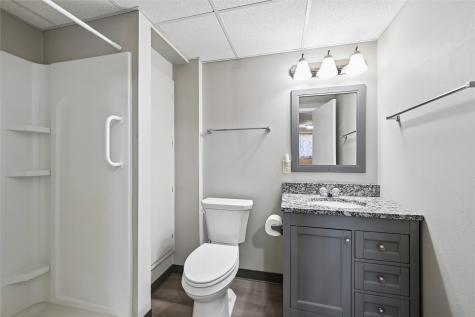 2060 Litchfield Drive Hiawatha IA 52233