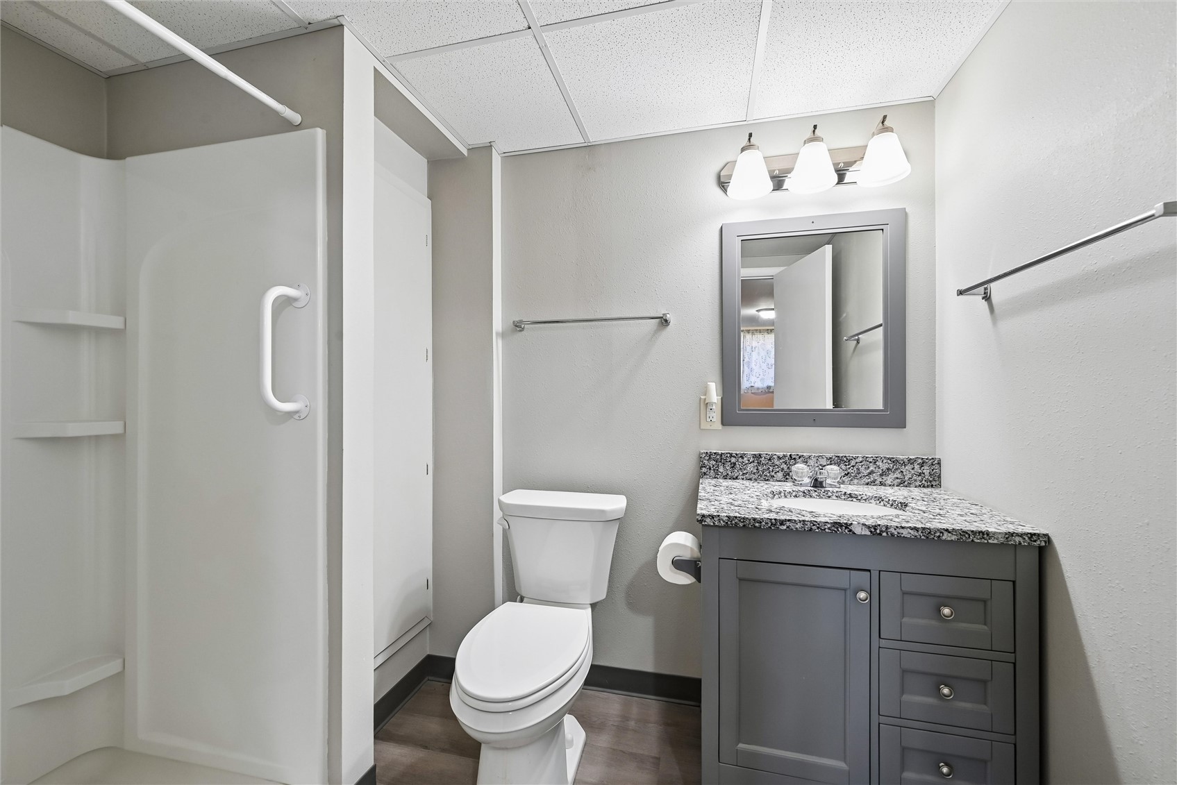 2060 Litchfield Drive Hiawatha IA 52233