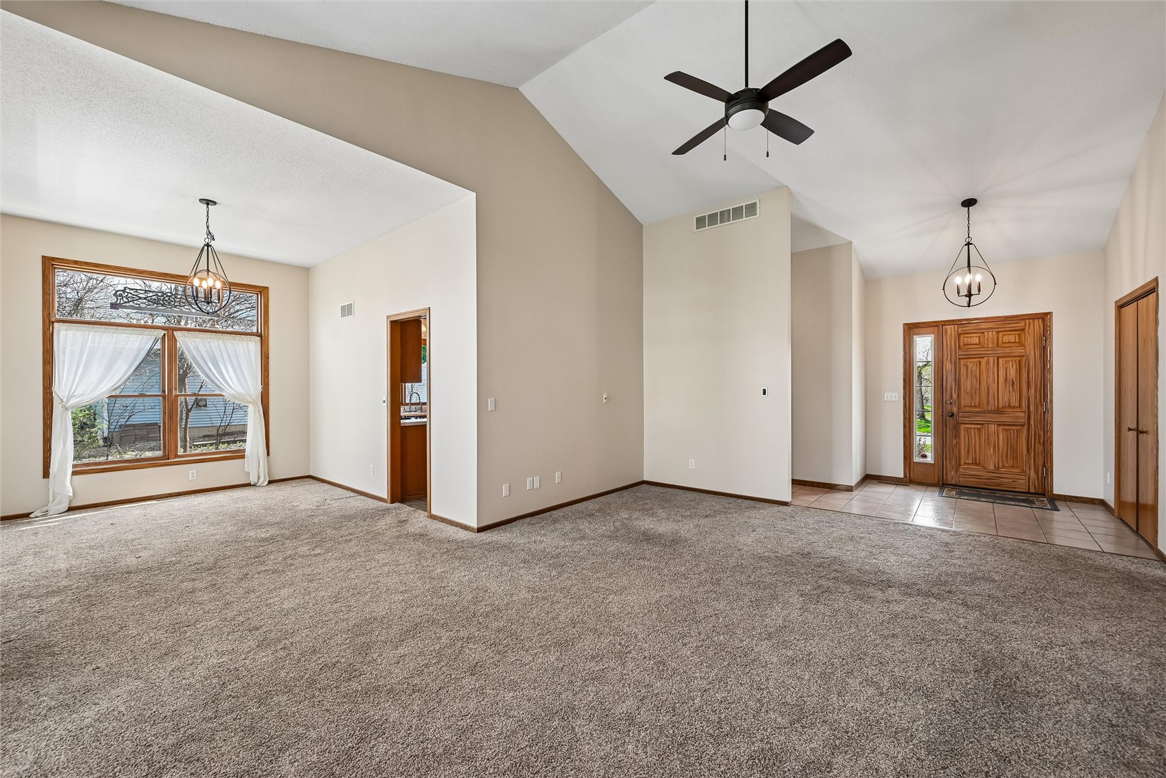 2060 Litchfield Drive Hiawatha IA 52233